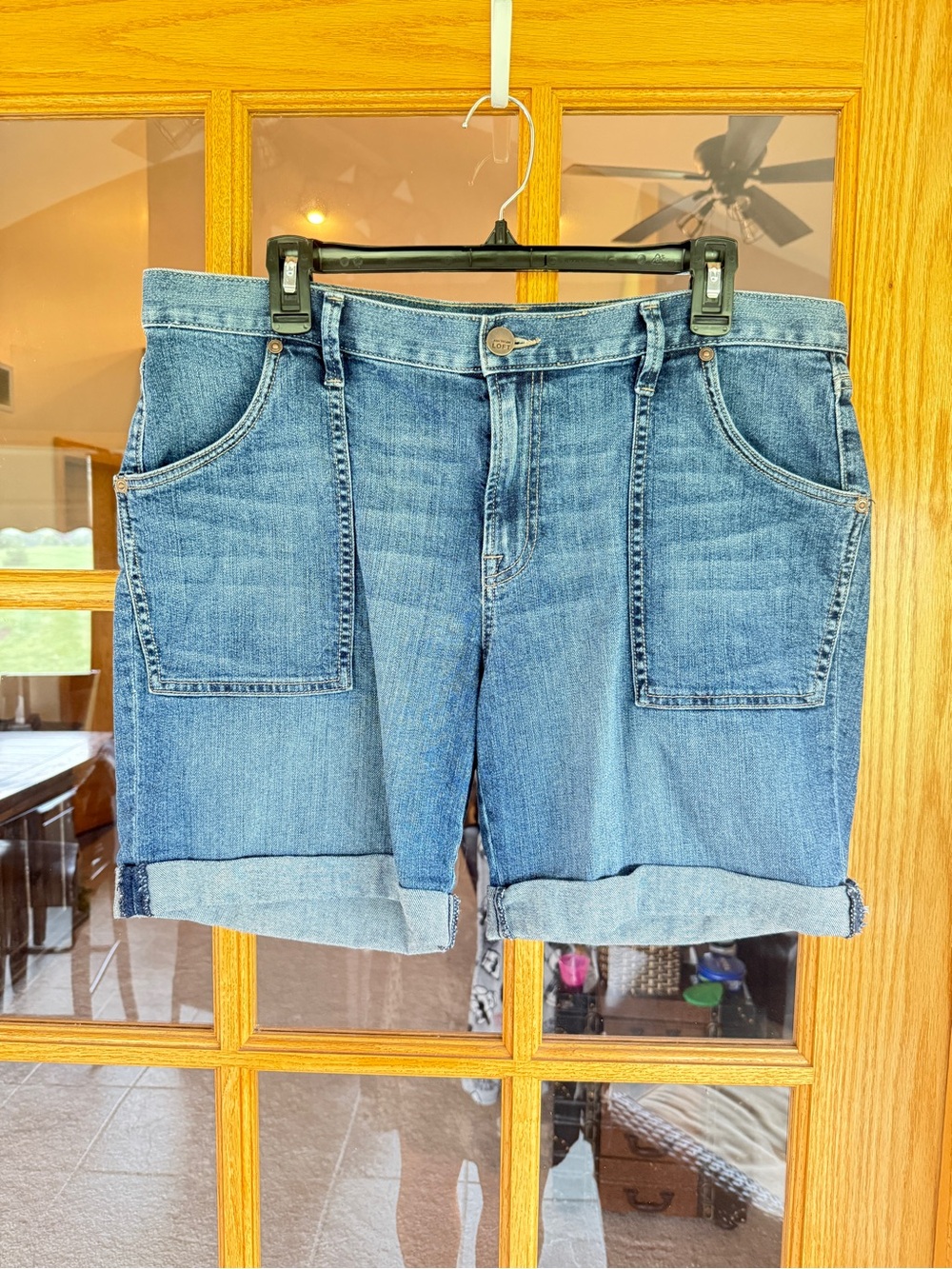 LOFT Women's Mid-Blue Rolled Cuff Denim Shorts